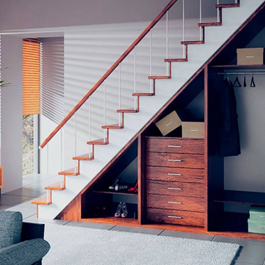 Одномаршевая прямая лестница на 2 этаж