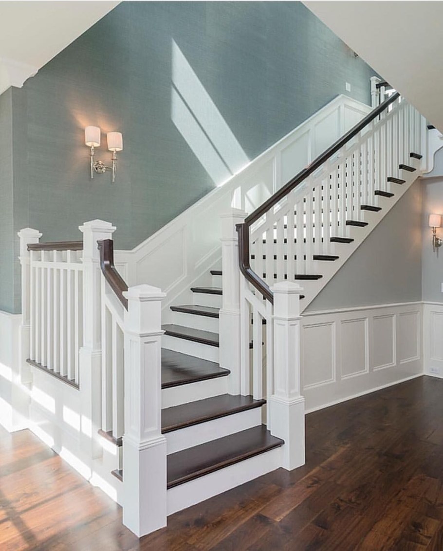 Лестница деревянная