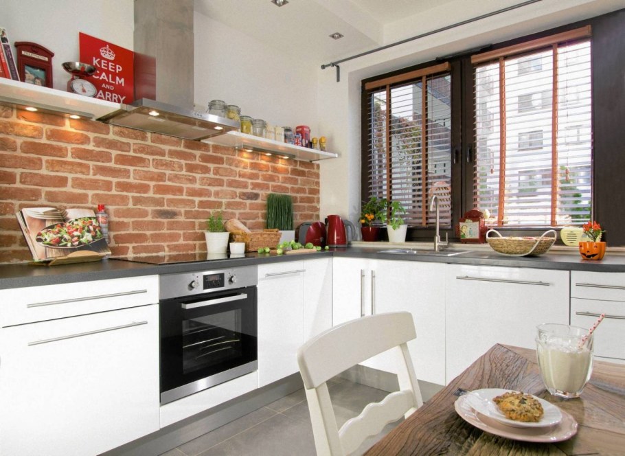 Кирпичная стена на кухне