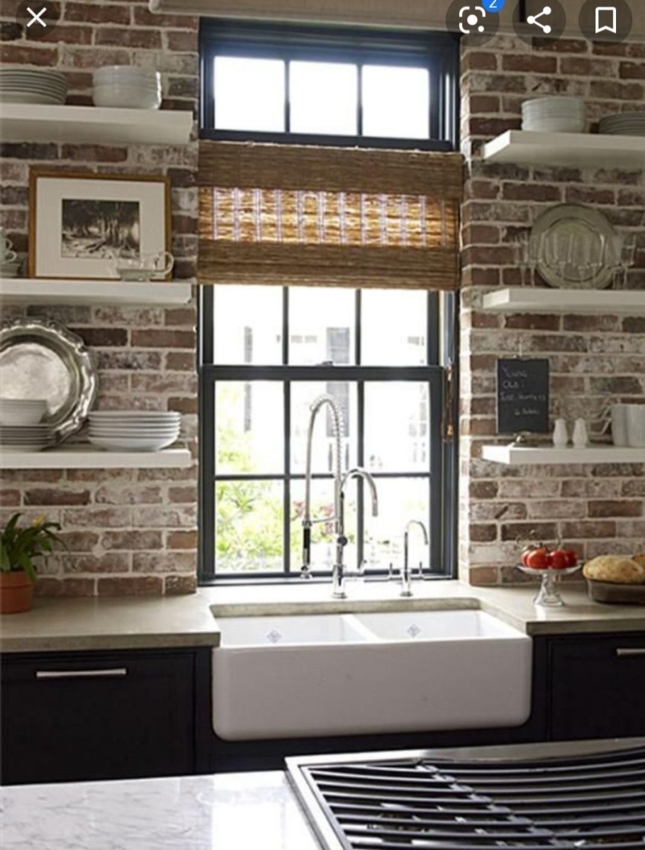 Кирпичная стена на кухне