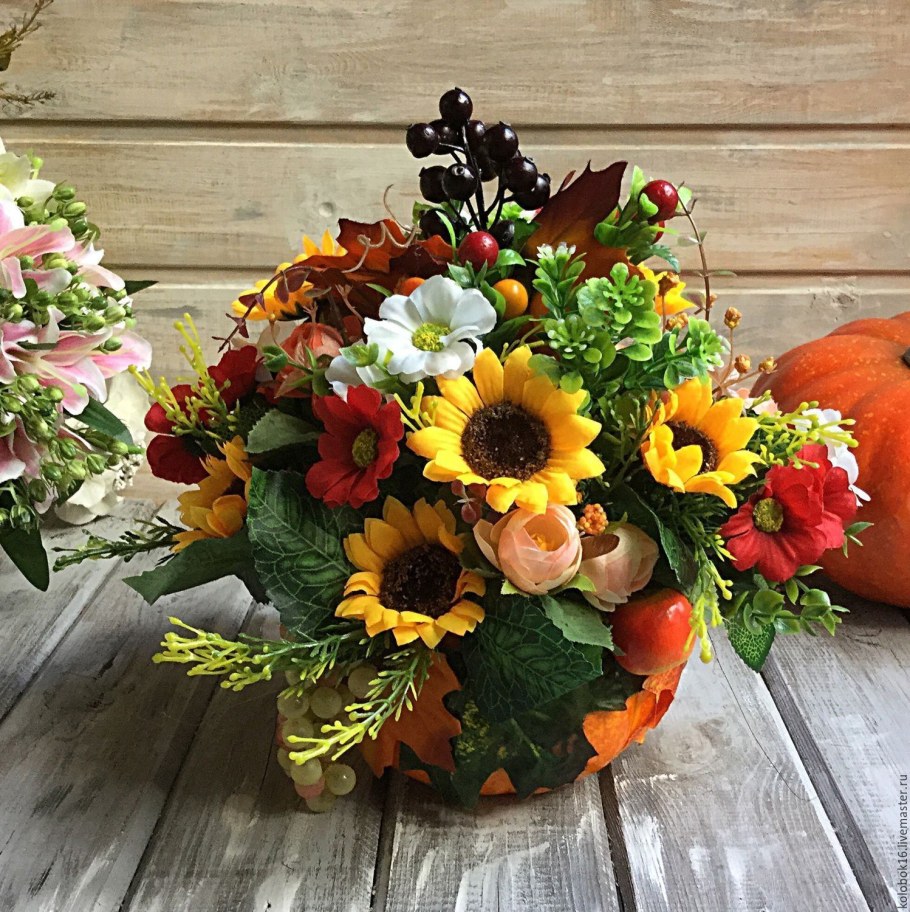 Цветочная композиция в тыкве