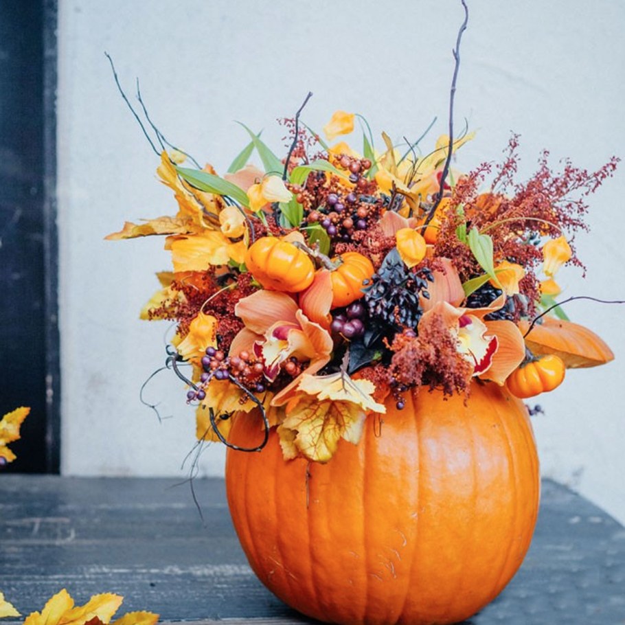 Букет из сухоцветов в тыкве