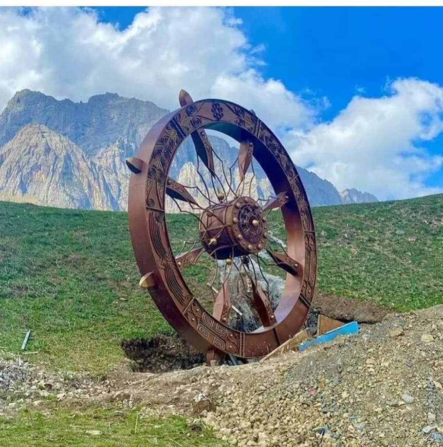 Арт объекты в Северной Осетии колесо Балсага