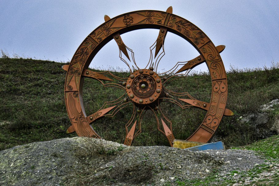 Арт объект колесо