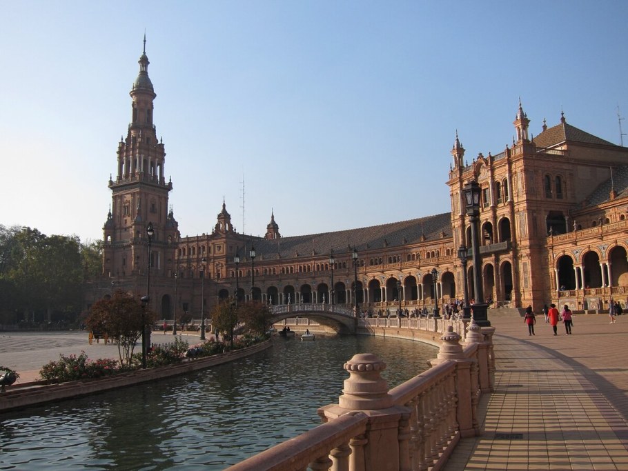 Площадь Испании Севилья атрибуты городов Испании