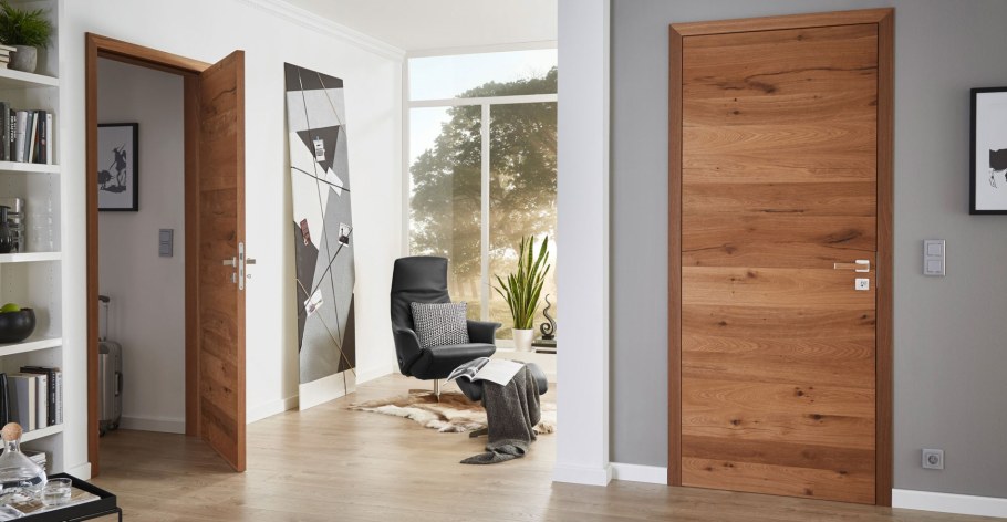 Двери под дерево в интерьере