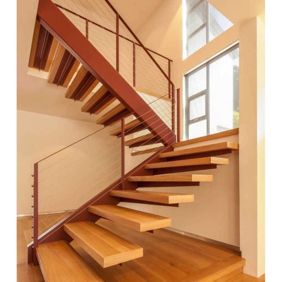 Лестница с забежными ступенями на 180 на второй этаж