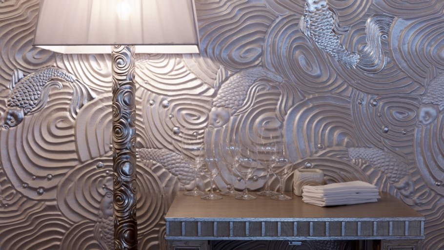 Круги на стене из декоративной штукатурки