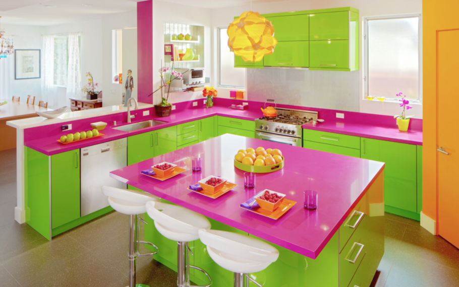 Красивые яркие кухни
