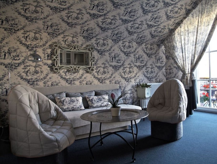 Декорирование стен тканью