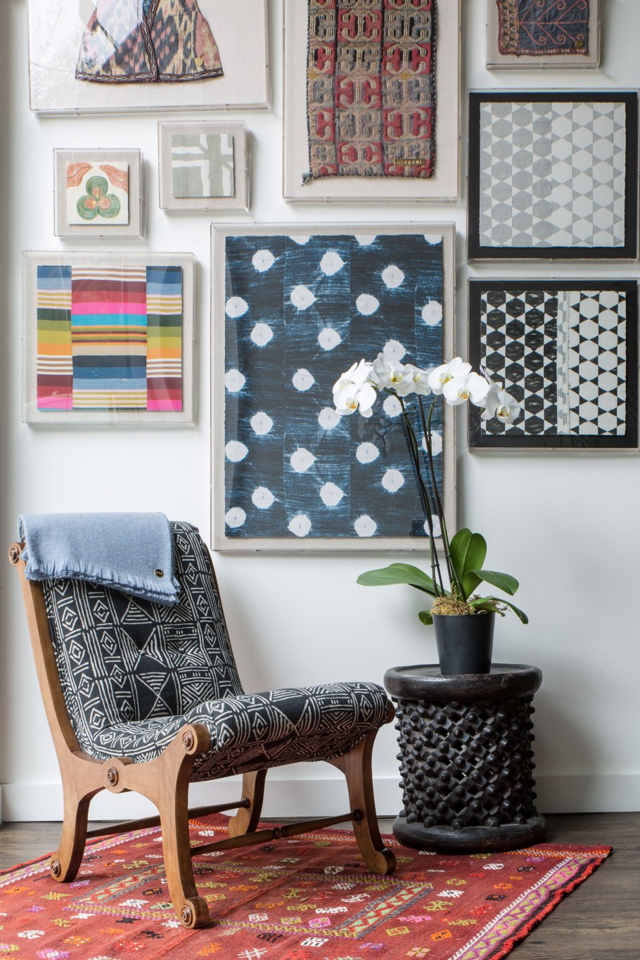 Тканевый декор на стену