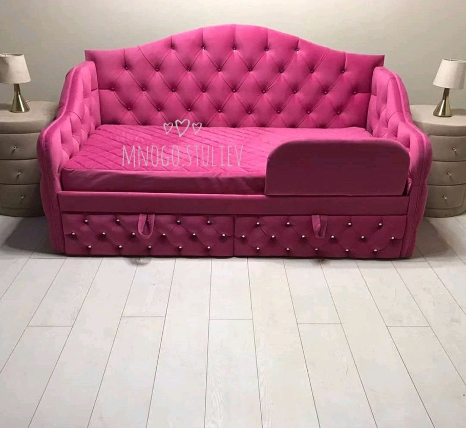 Детский диван кровать с каретной стяжкой