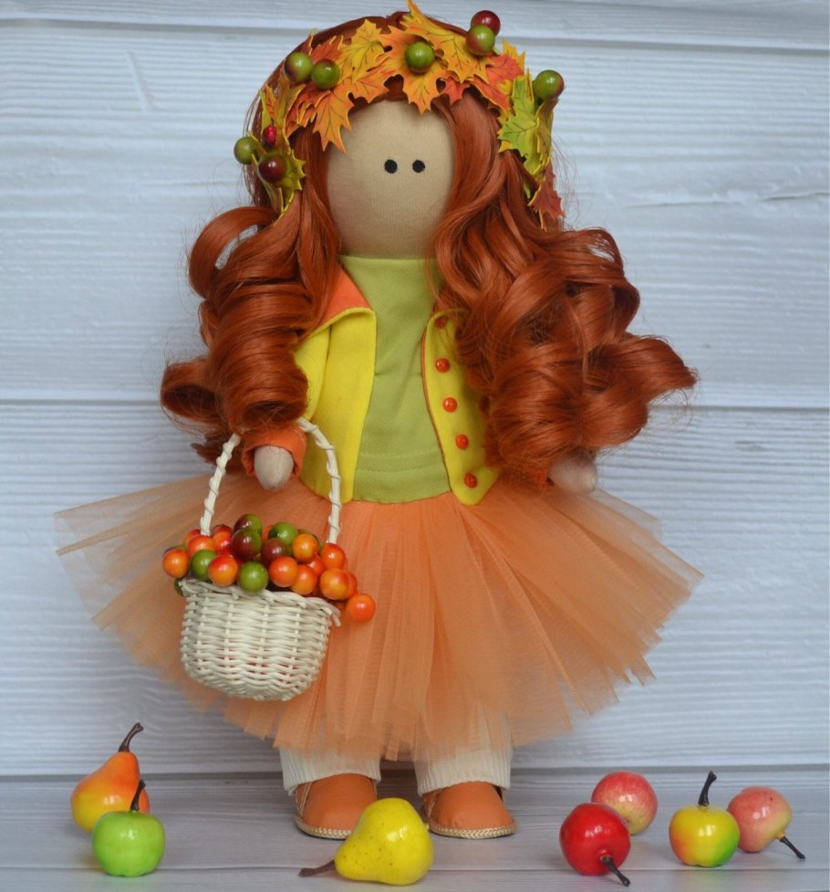 Текстильная кукла осень