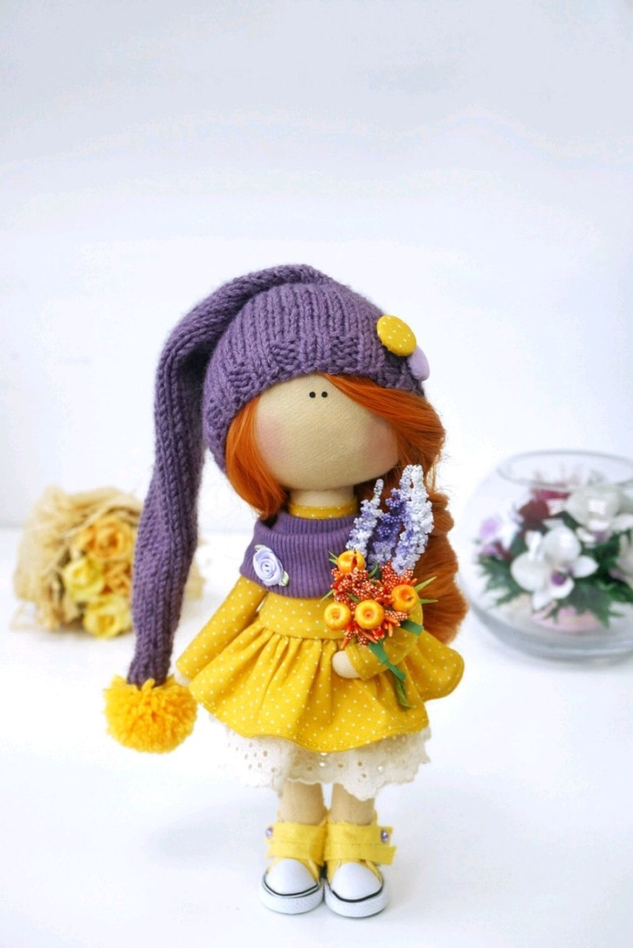 Текстильные интерьерные куклы в желтом