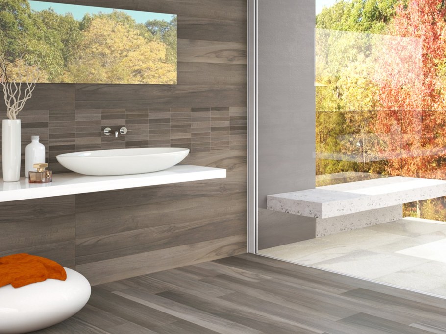 Керамогранит под дерево в ванной