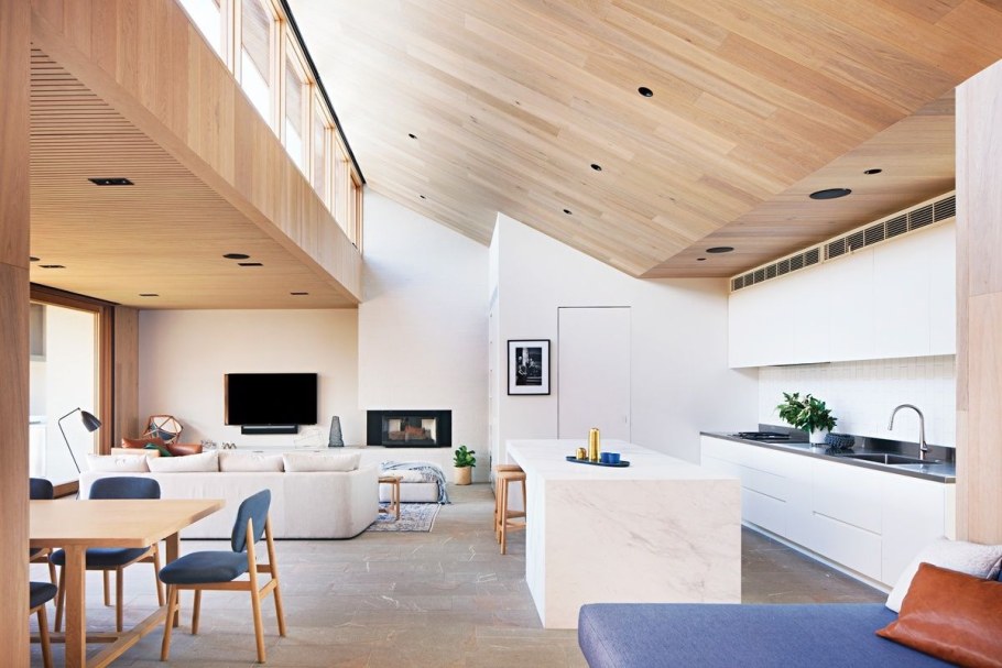 Мансарда с высоким потолком