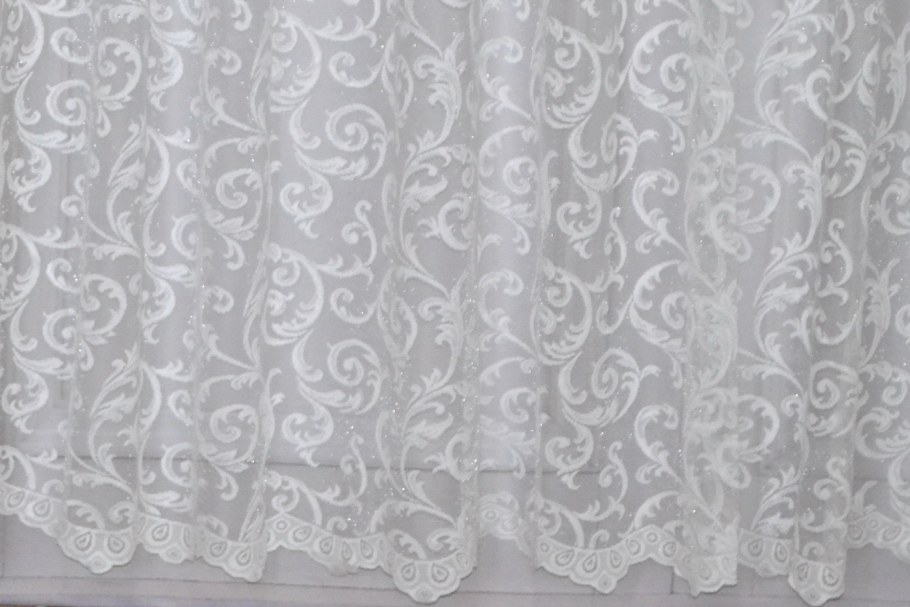 Органза с вензелями