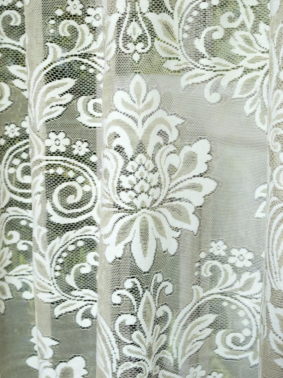 Тюль с вензелями