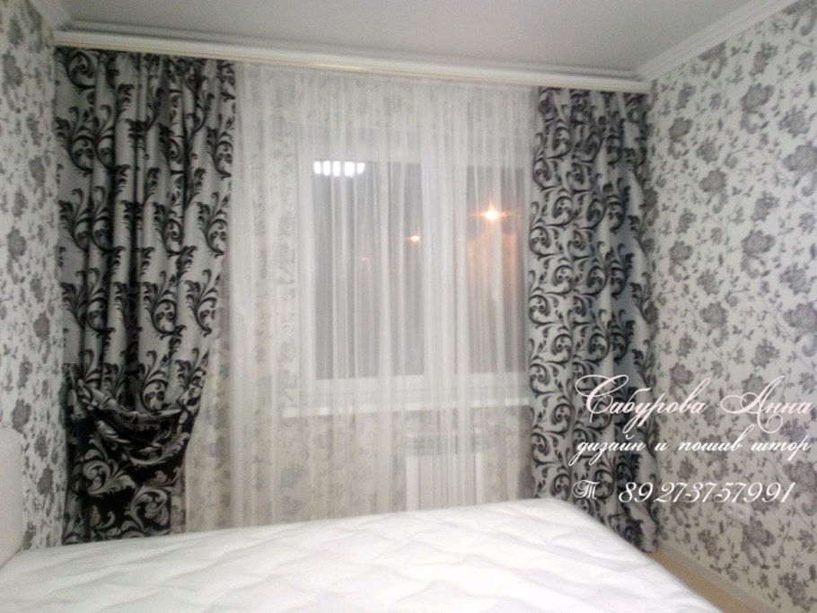 Тюль с вензелями