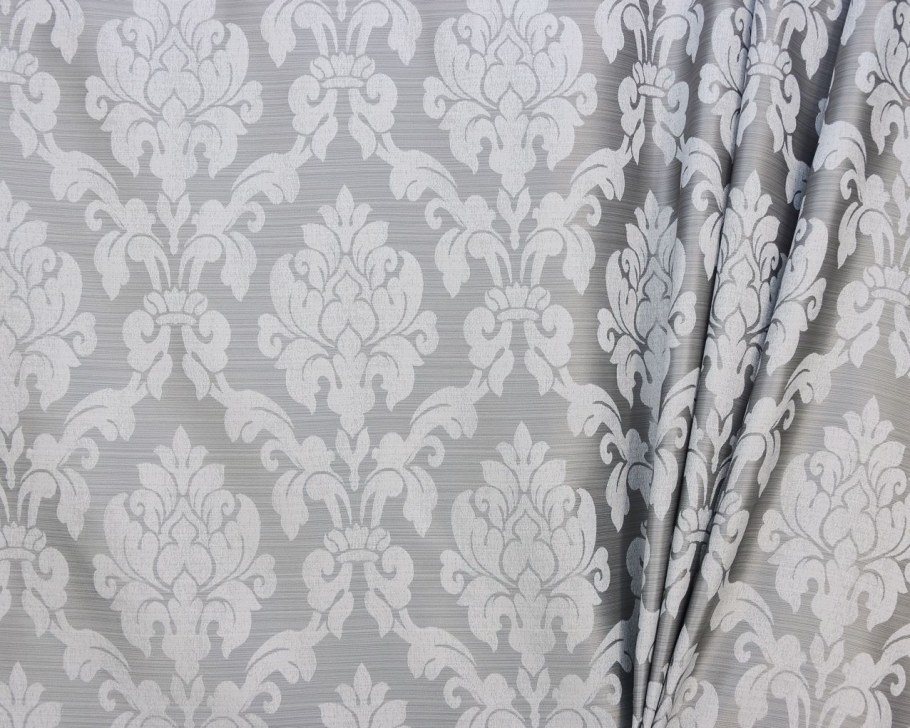 Тюль с вензелями