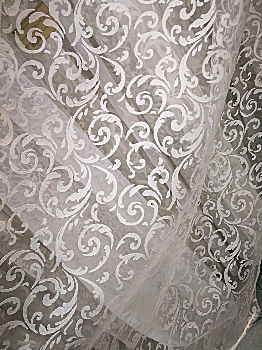 Тюль с вензелями