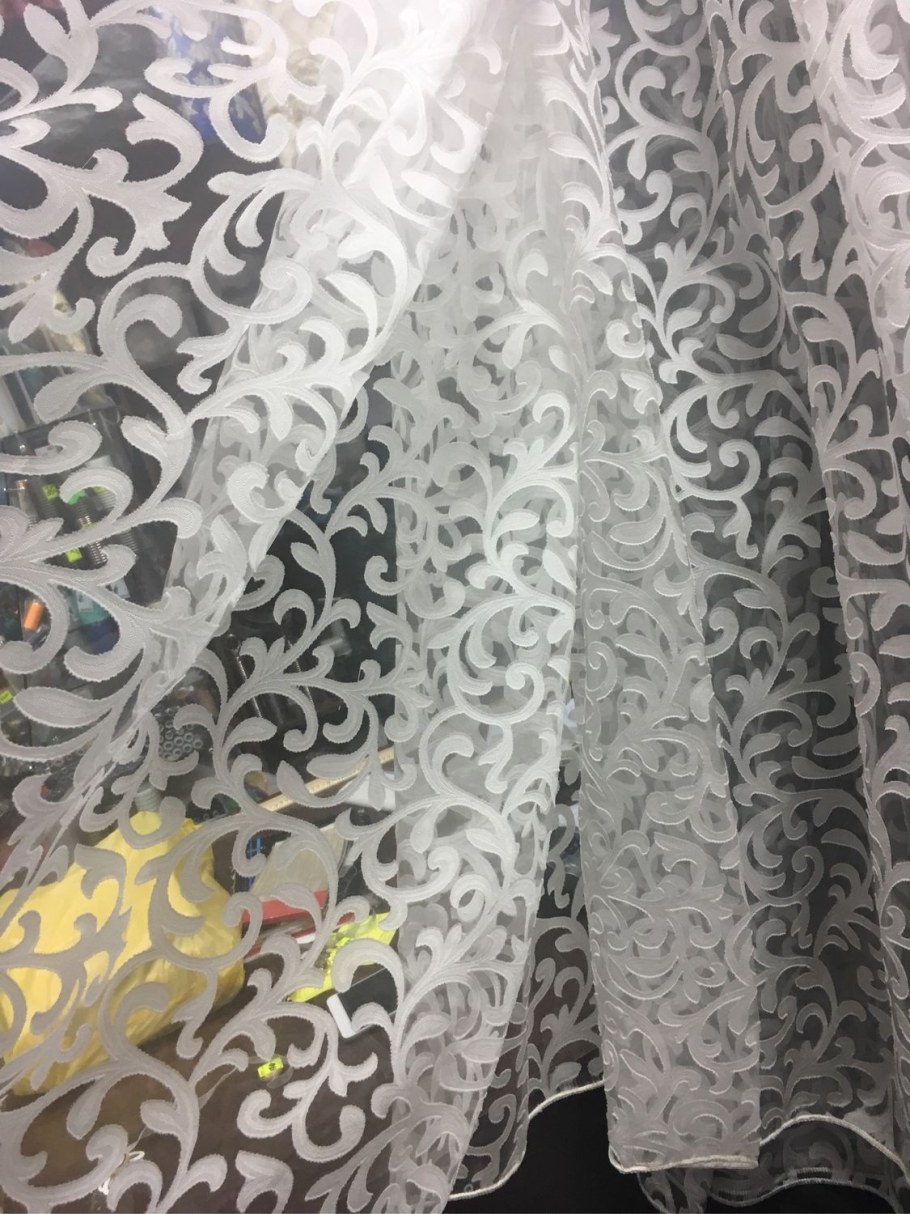 Тюль с вензелями