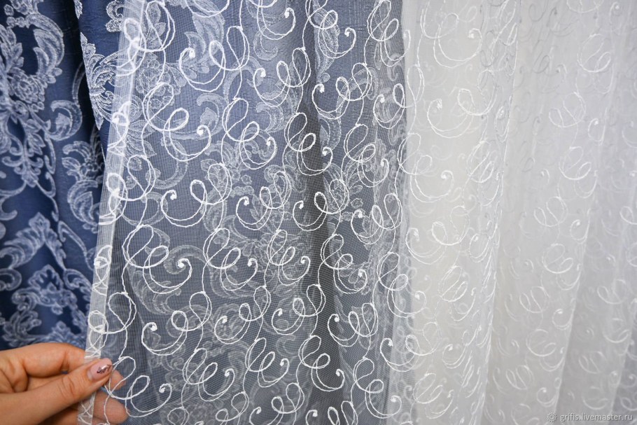 Тюль с вышивкой Вензель