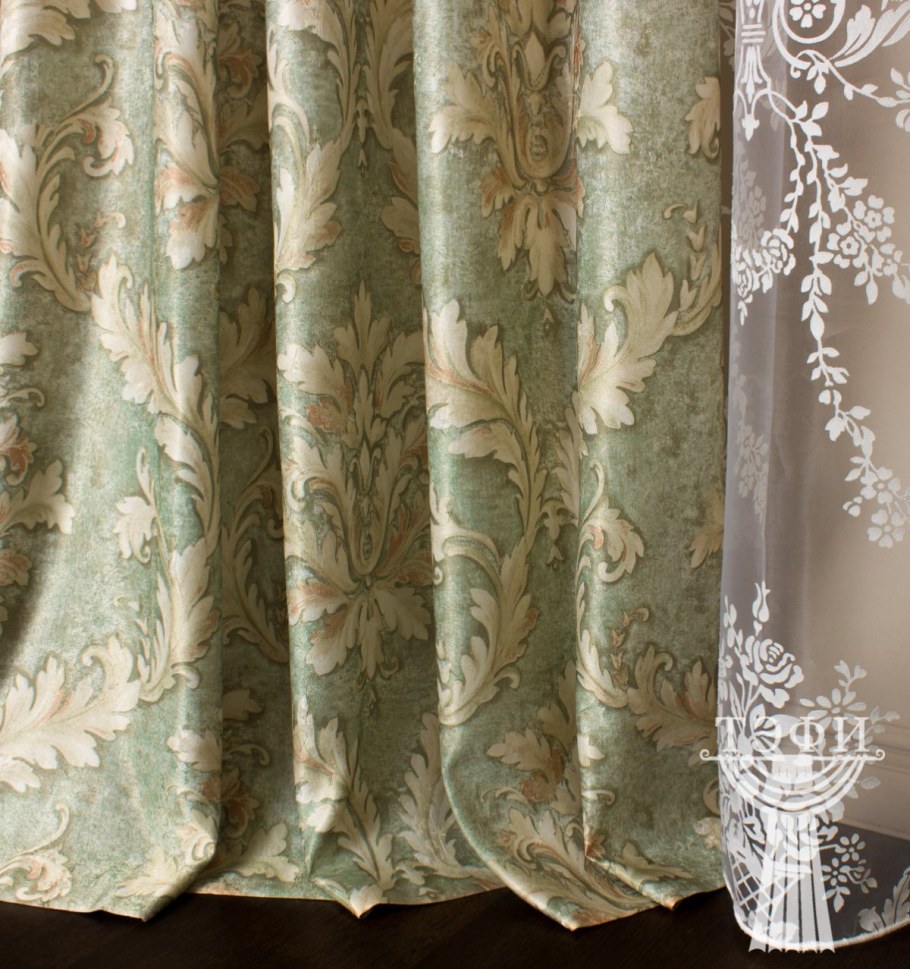 Шторы с вензелями тюль