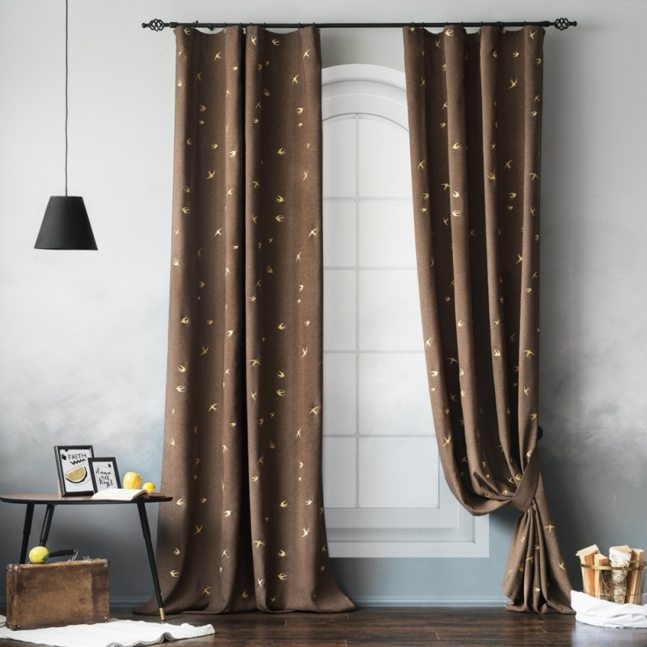 Шторы коричневые