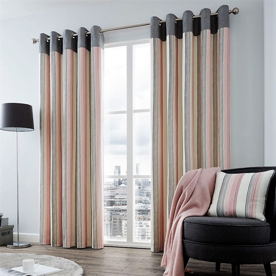 Серые занавески