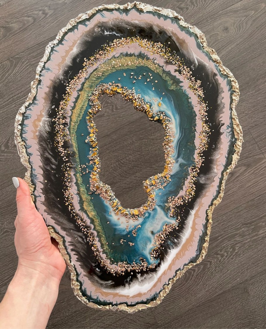 Срез камня в интерьере