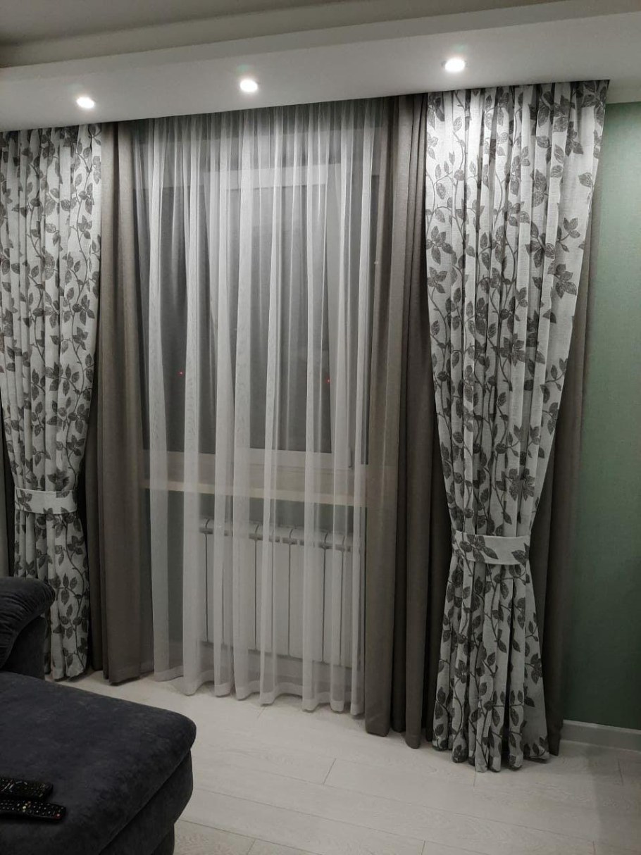 Современные шторы для зала