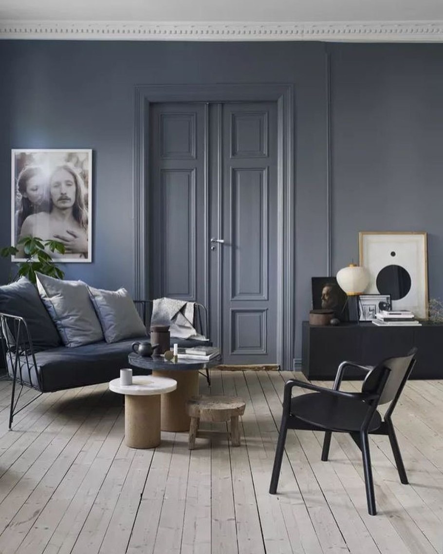 Серые двери в интерьере