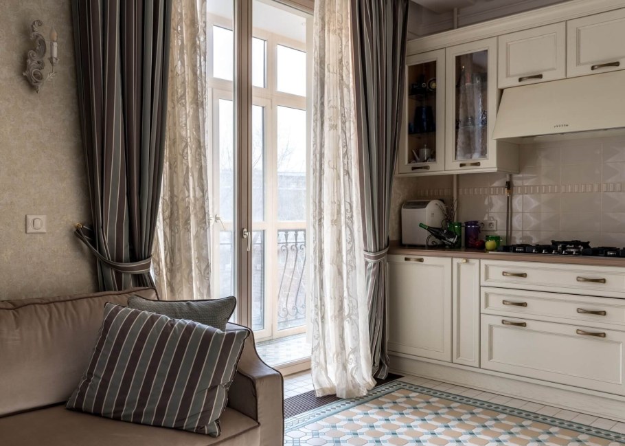 Шторы на панорамные окна на кухню