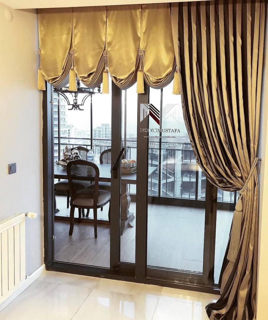 Шторы на французское окно в гостиной