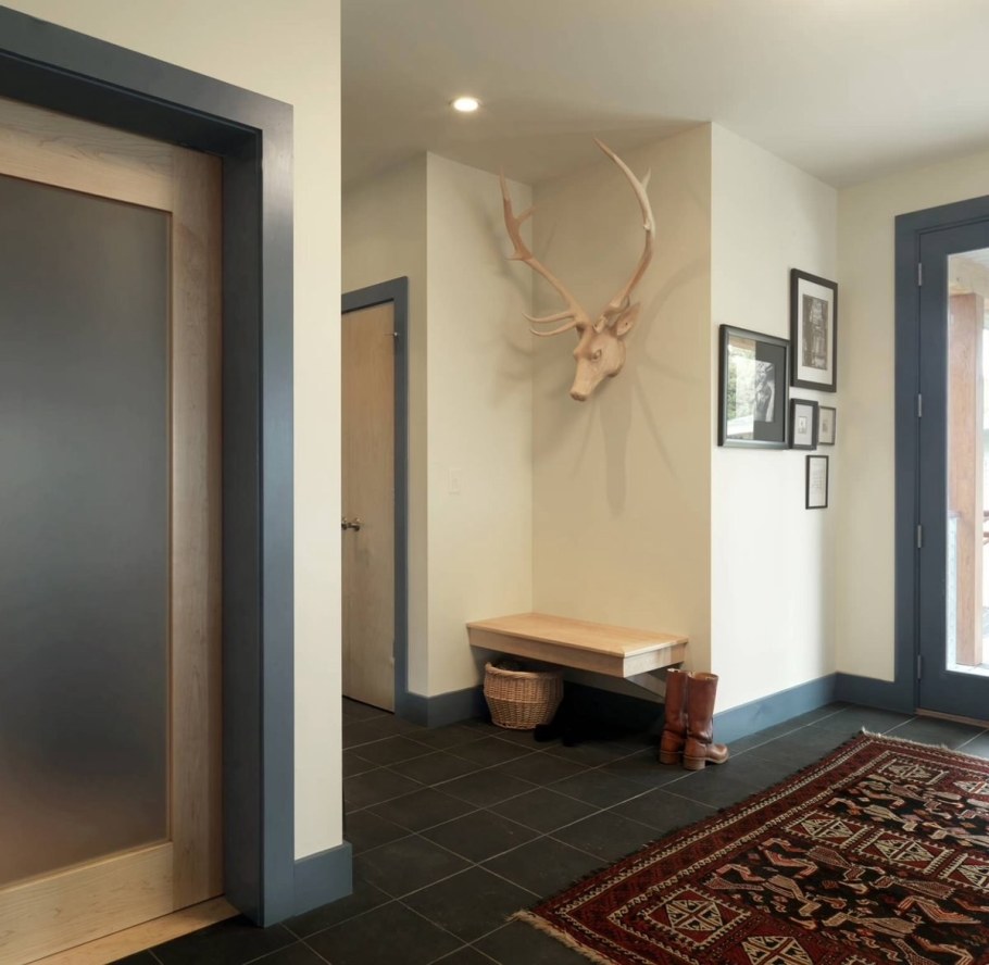 Обрамление дверного проема без двери