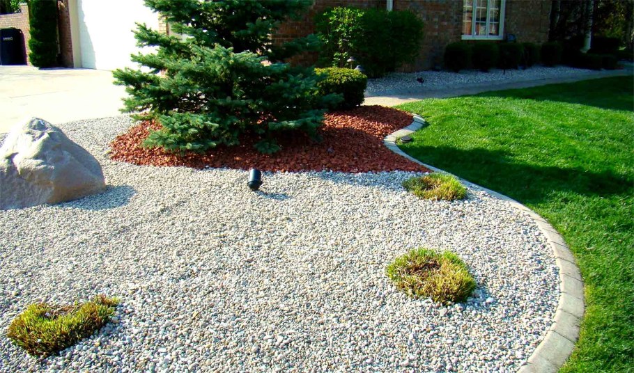 Мульчирование туи мраморной крошкой