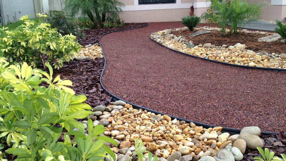 Мульчирование декоративной щепой