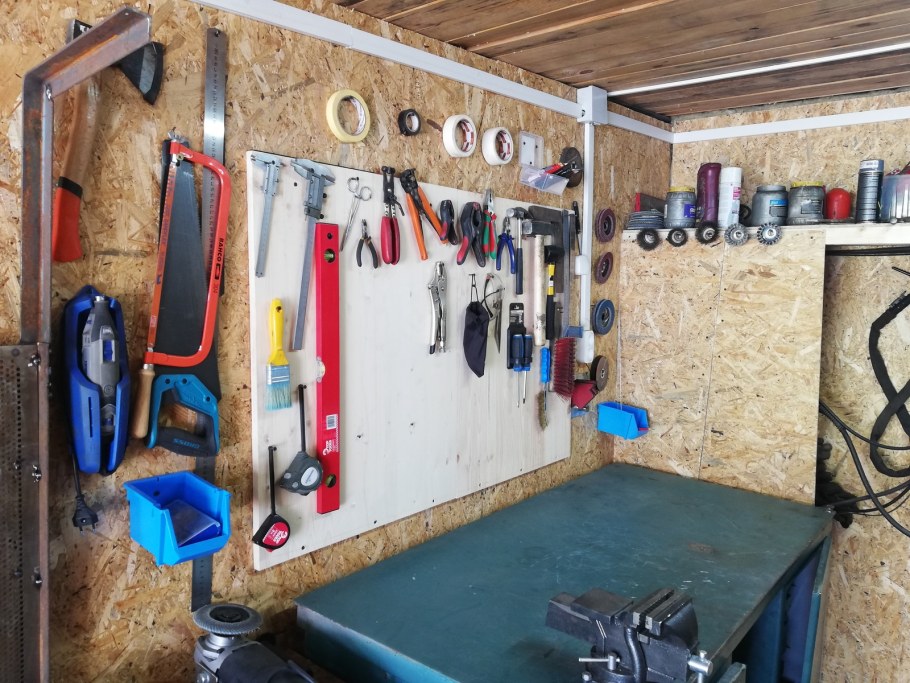 Отделка стен в гараже