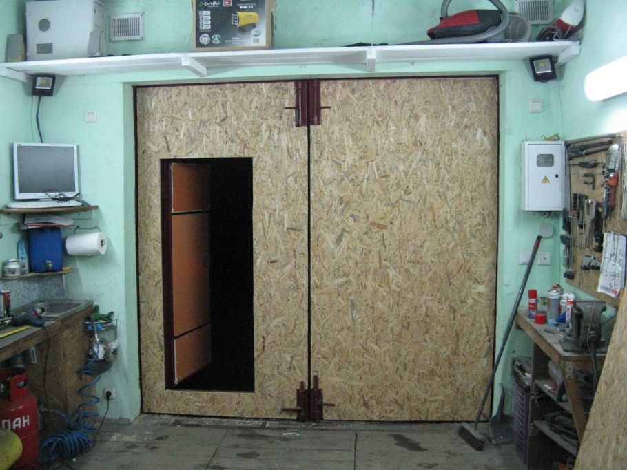 Обшивка ворот гаража