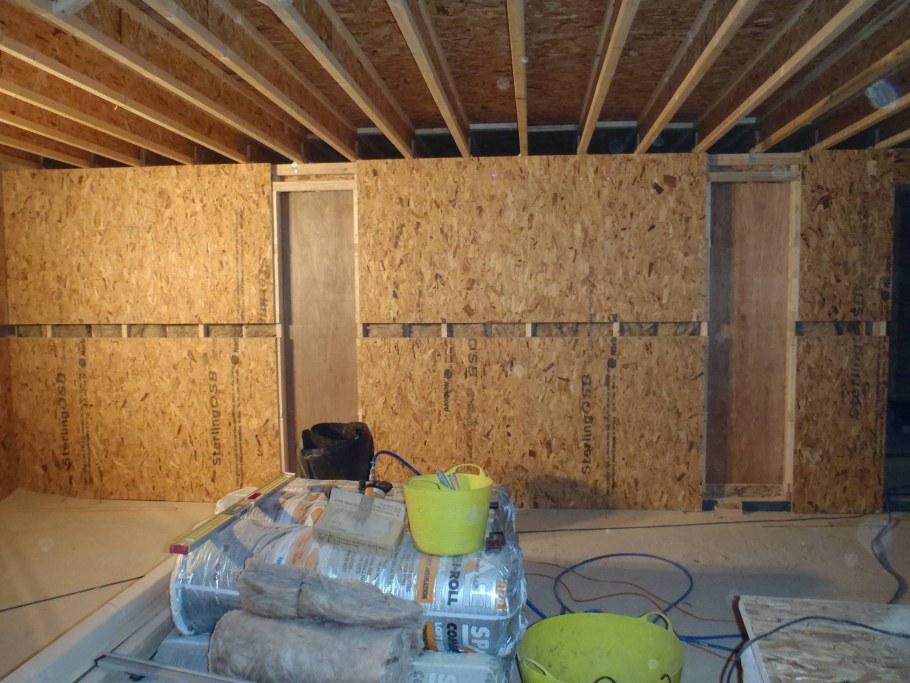 Отделка гаража ОСП