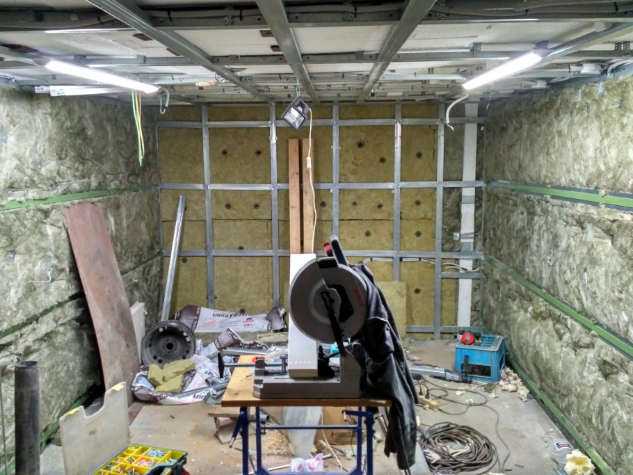 Отделка гаража OSB