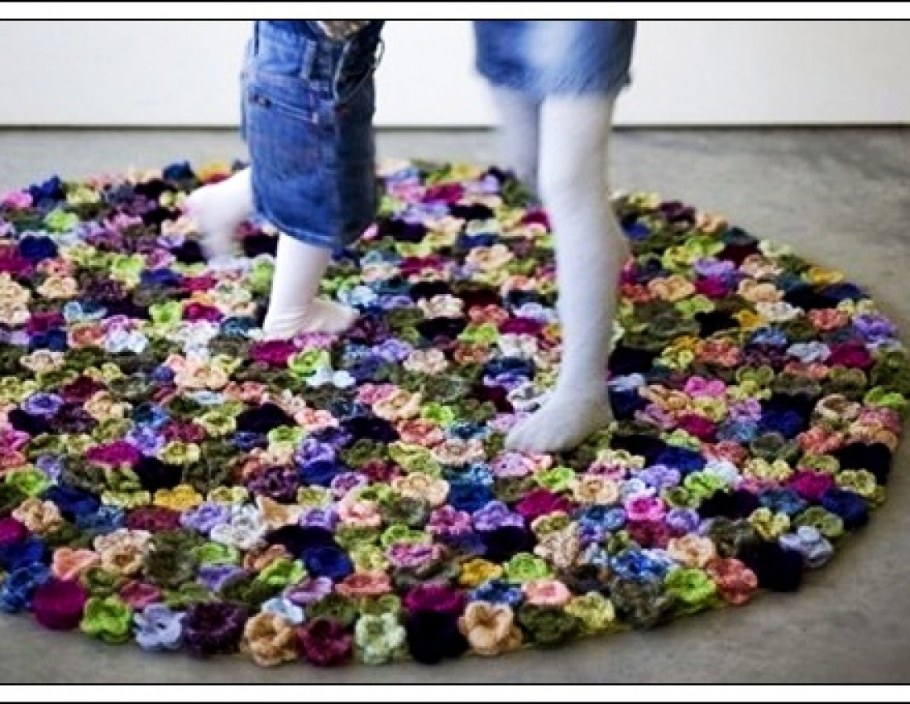 Коврик из ненужных вещей