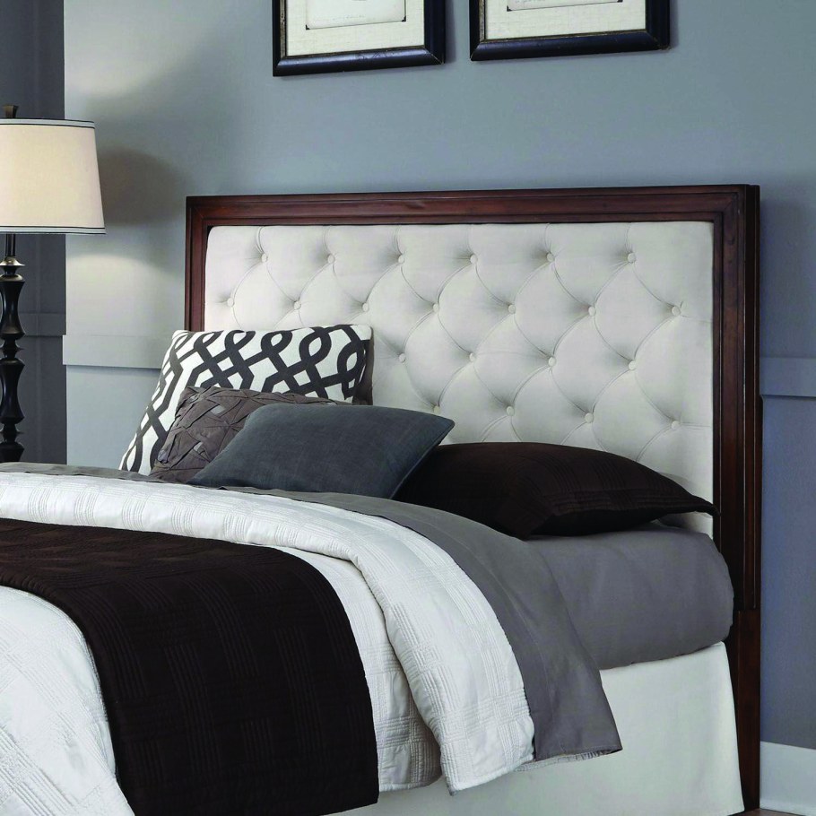 Кровать с мягкой спинкой