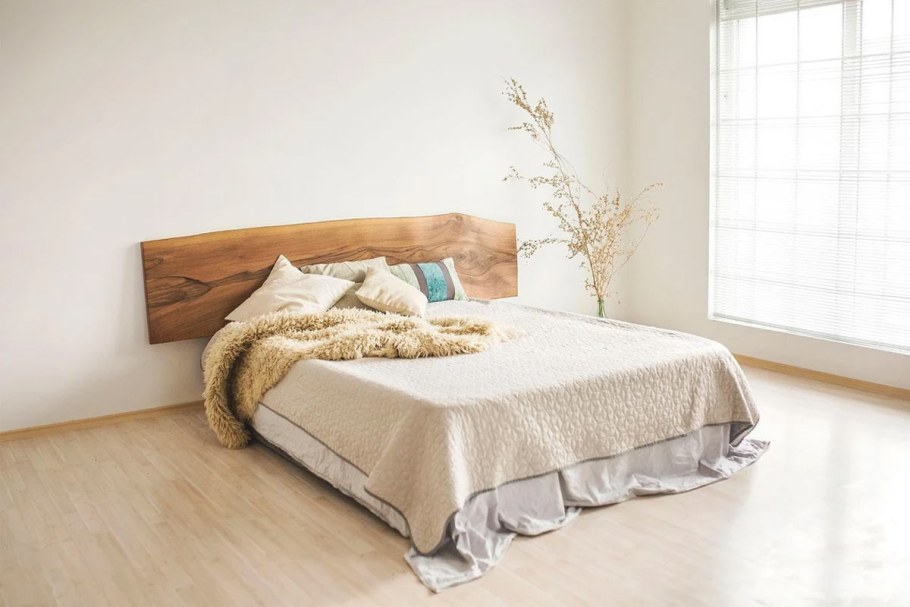 Деревянное изголовье