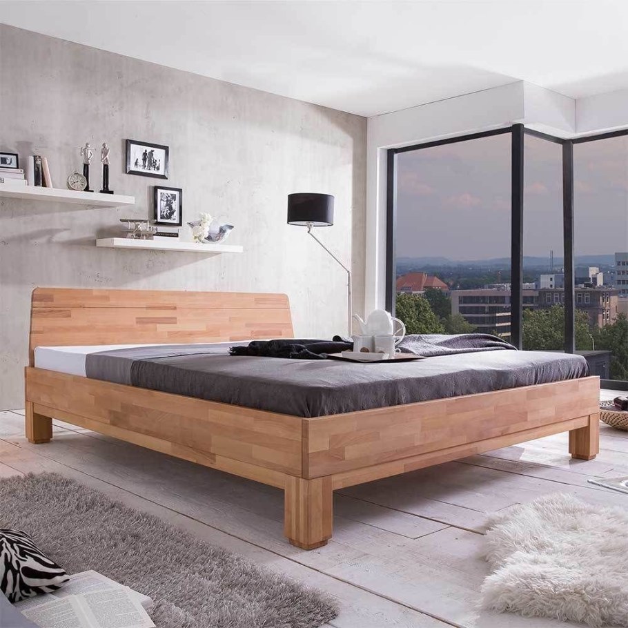 Кровать деревянная современная