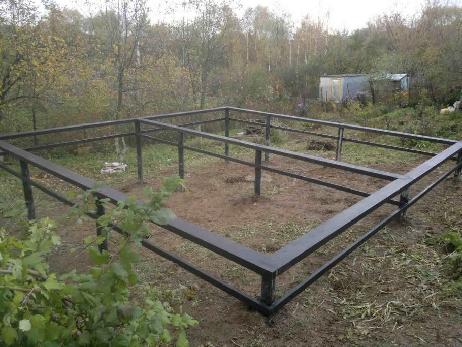 Фундамент из стальных труб