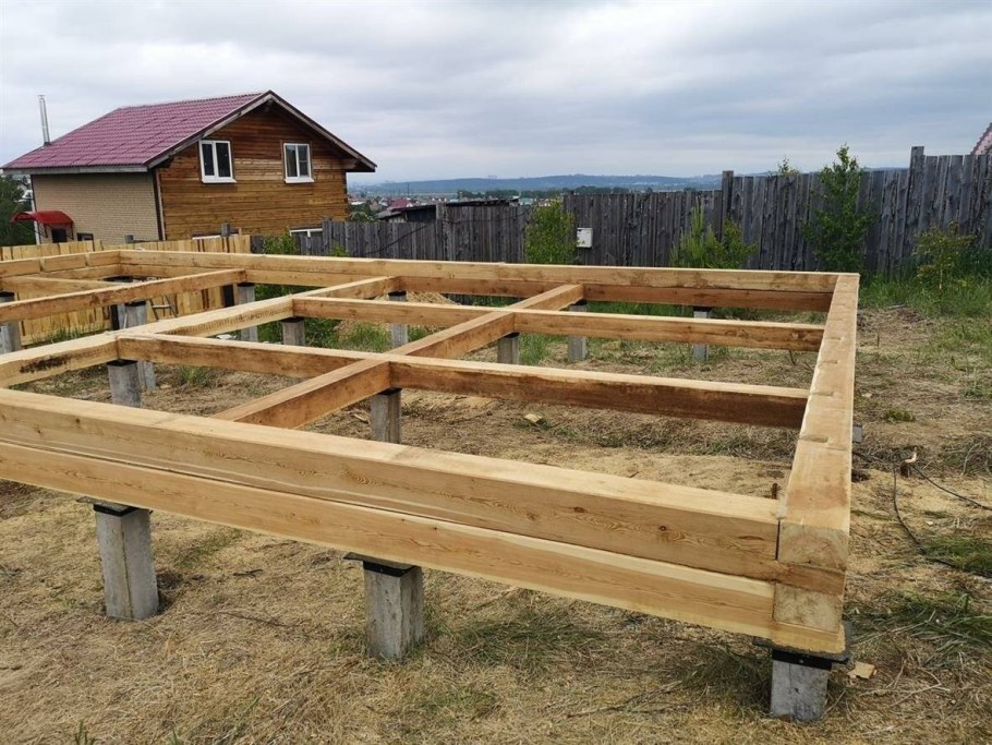 Обвязка винтовых свай брусом 100х200