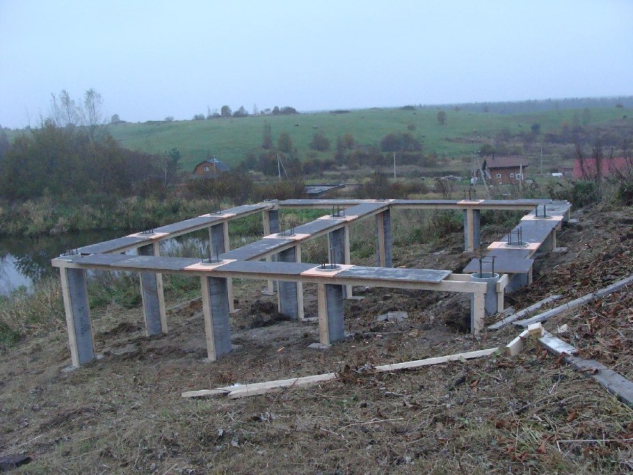 Ростверк из профилированной трубы 80х120