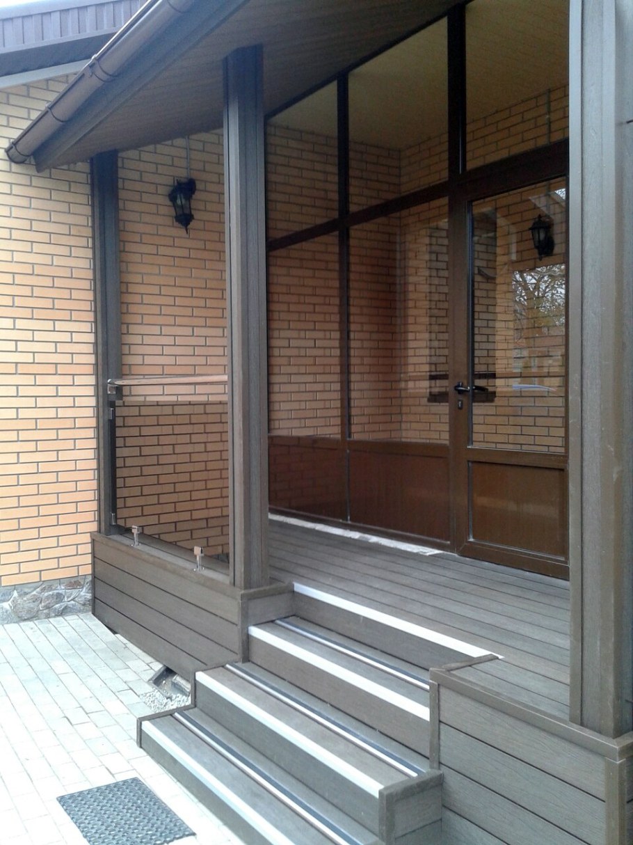 Ступеньки на веранду